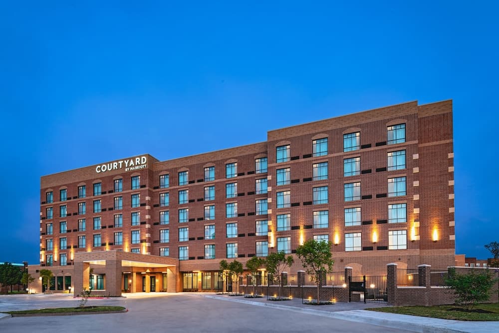 Courtyard Dallas Frisco main