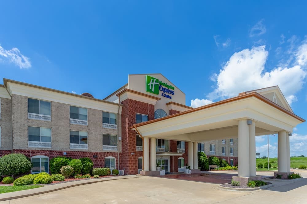 Holiday Inn Express And Suites Vandalia main