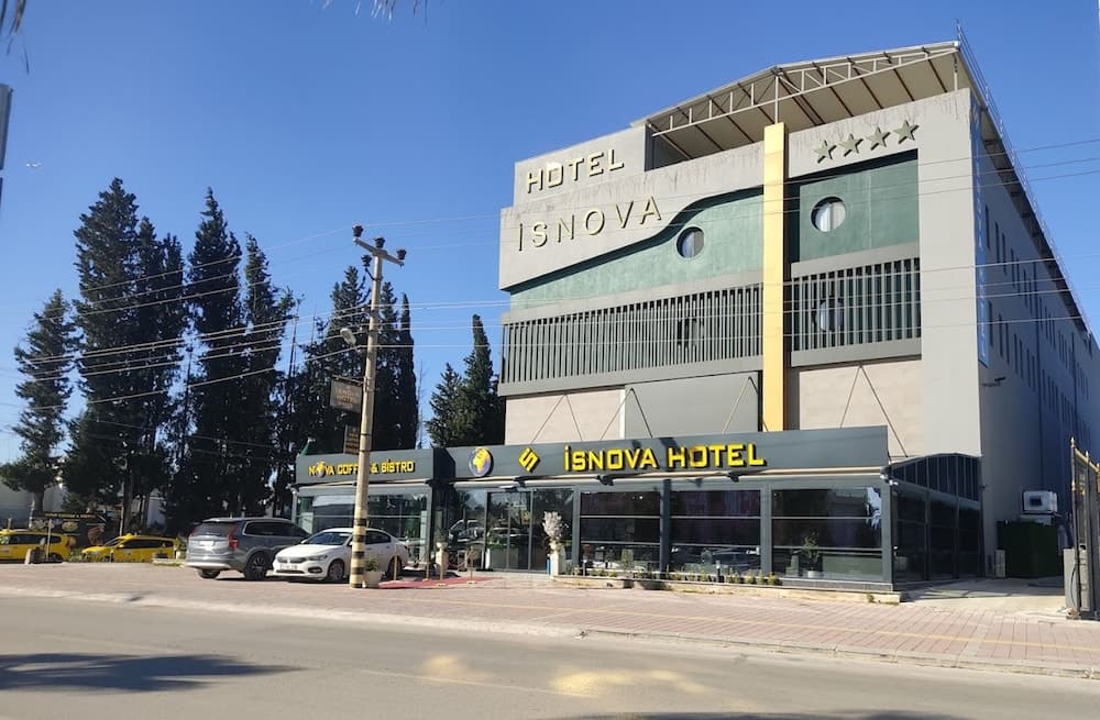 Isnova Hotel main