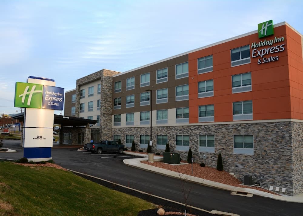 Holiday Inn Express And Suites Pittsburgh - Monroe main