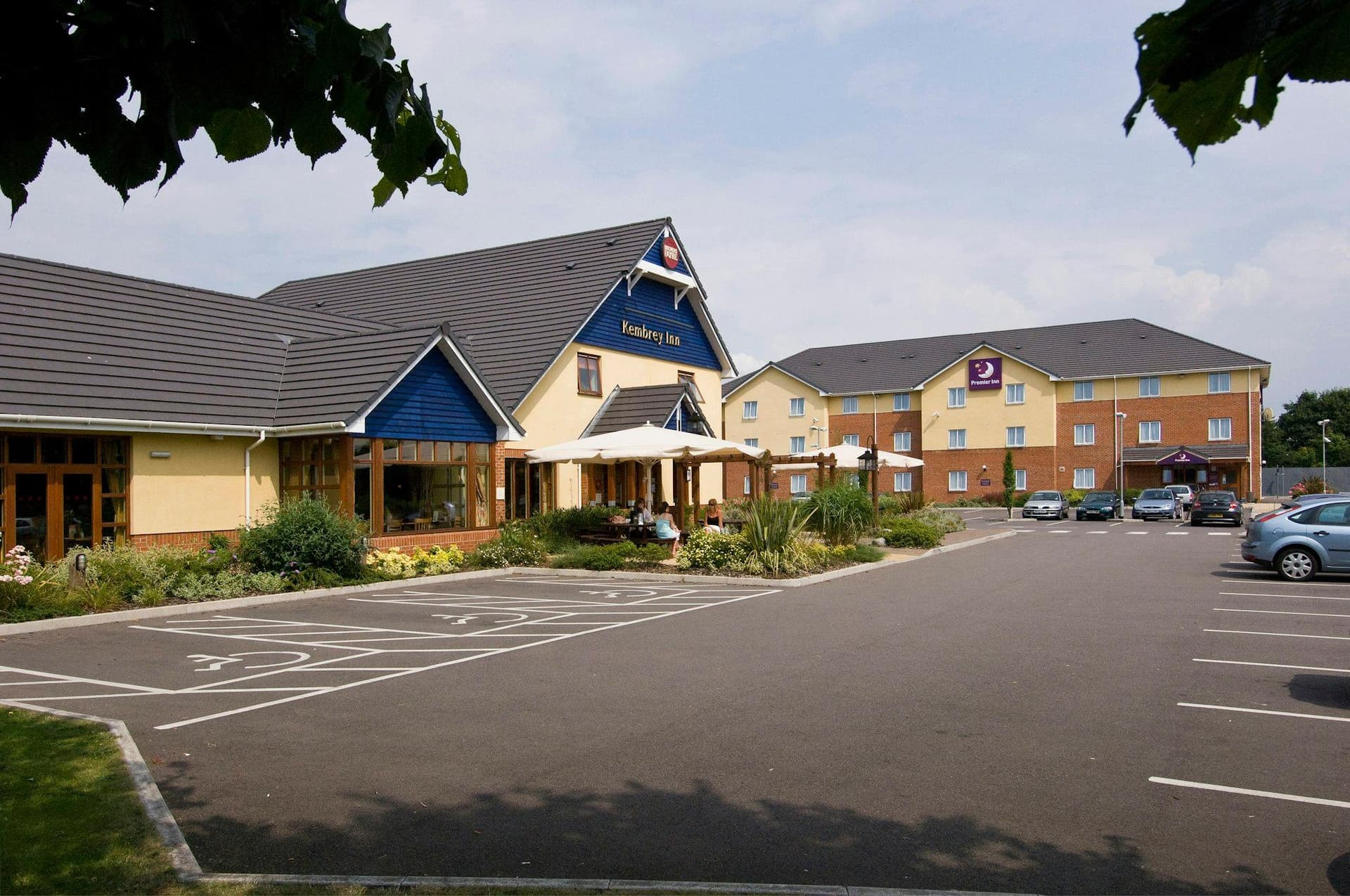 Premier Inn Swindon Central main
