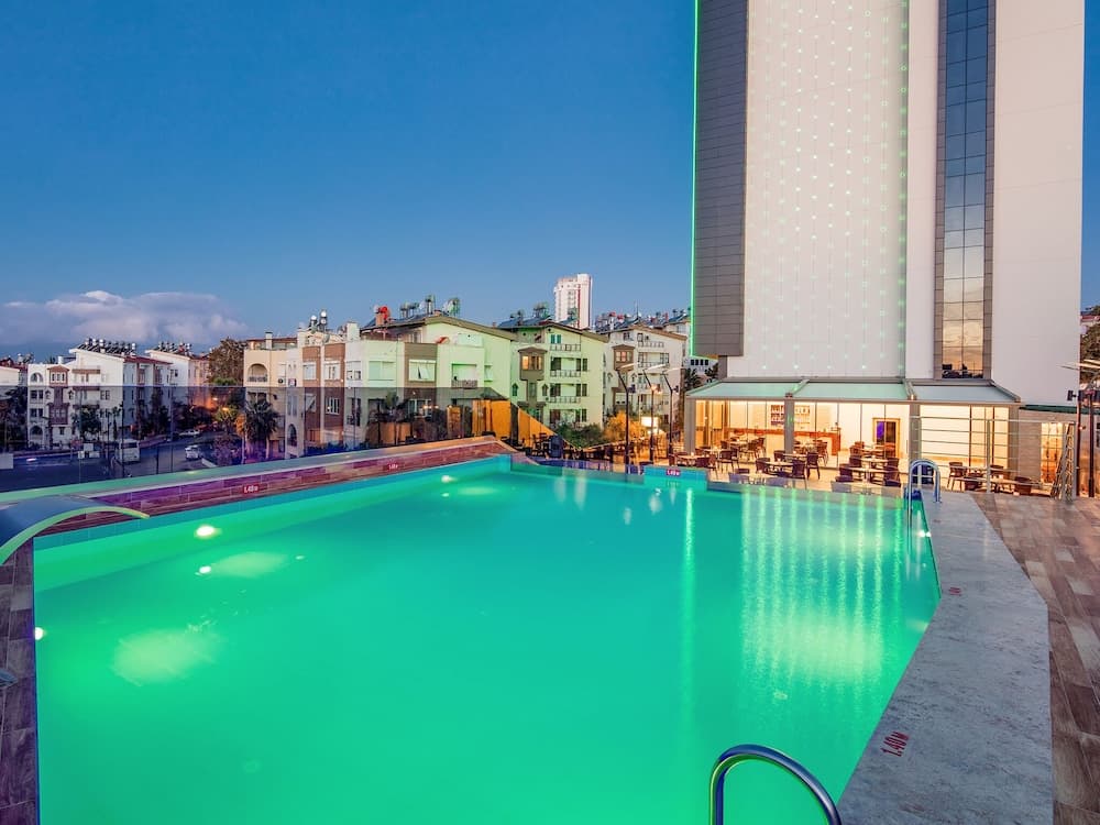 Holiday Inn Antalya - Lara main