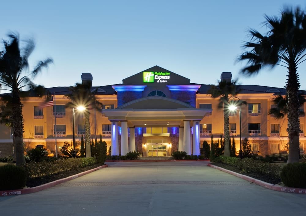 Holiday Inn Express And Suites Pearland main
