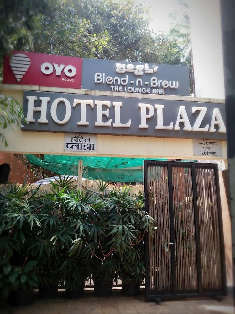 Hotel Plaza main