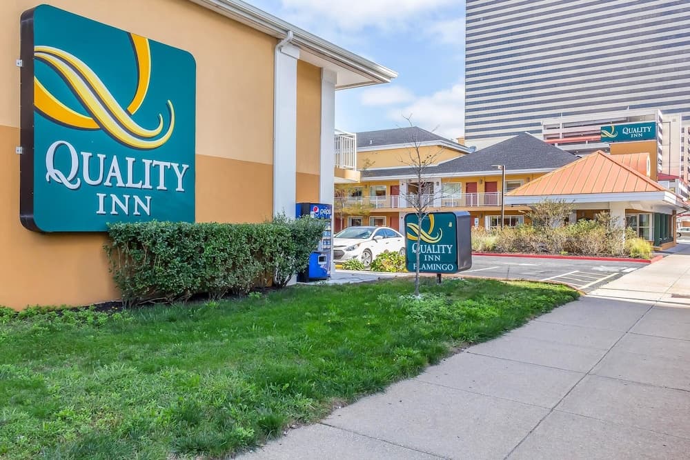 Quality Inn Flamingo main