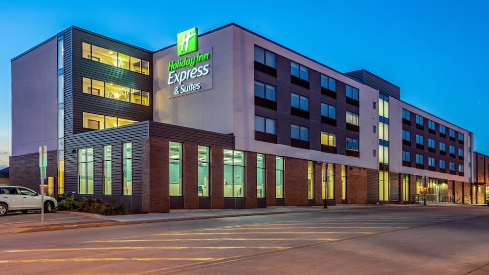 Holiday Inn Express And Suites-Platteville main