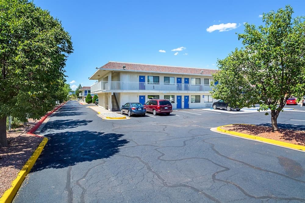 Motel 6 Pueblo I 25 main