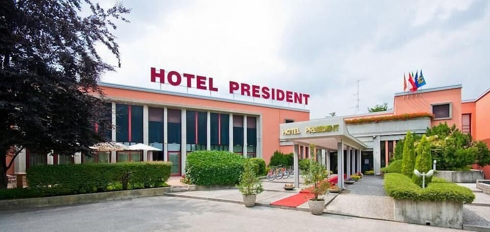 Grand Hotel President main
