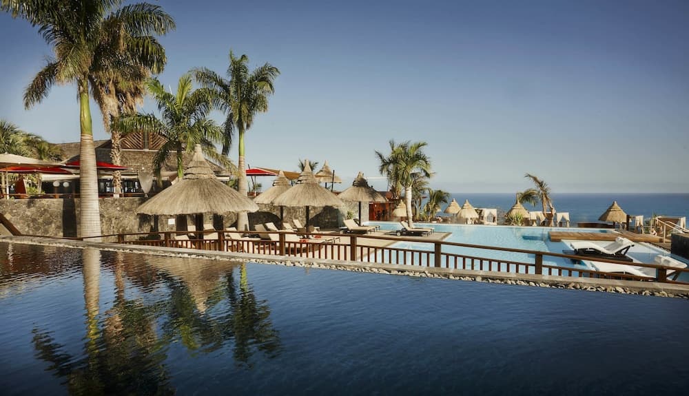 Palm Hotel & Spa main