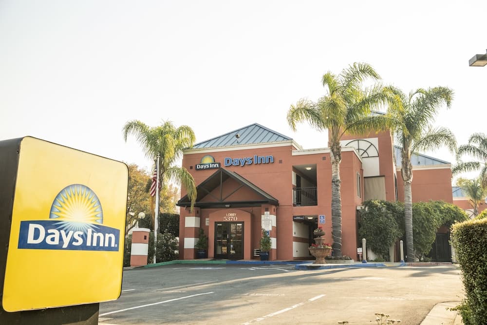 Days Inn by Wyndham Concord main