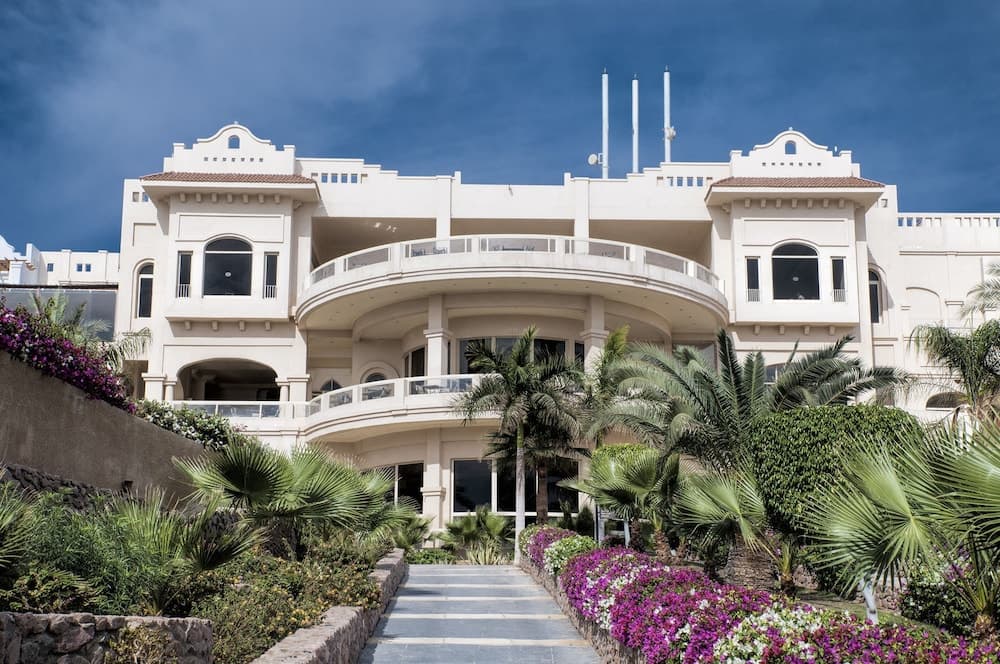 Continental Plaza Beach Resort main