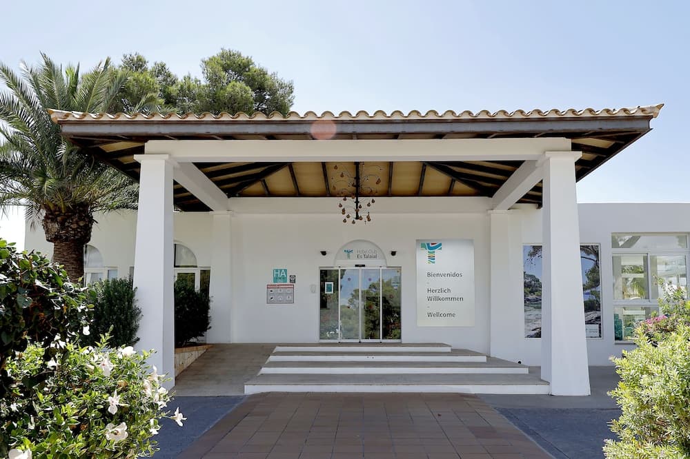 Hotel Club Es Talaial main