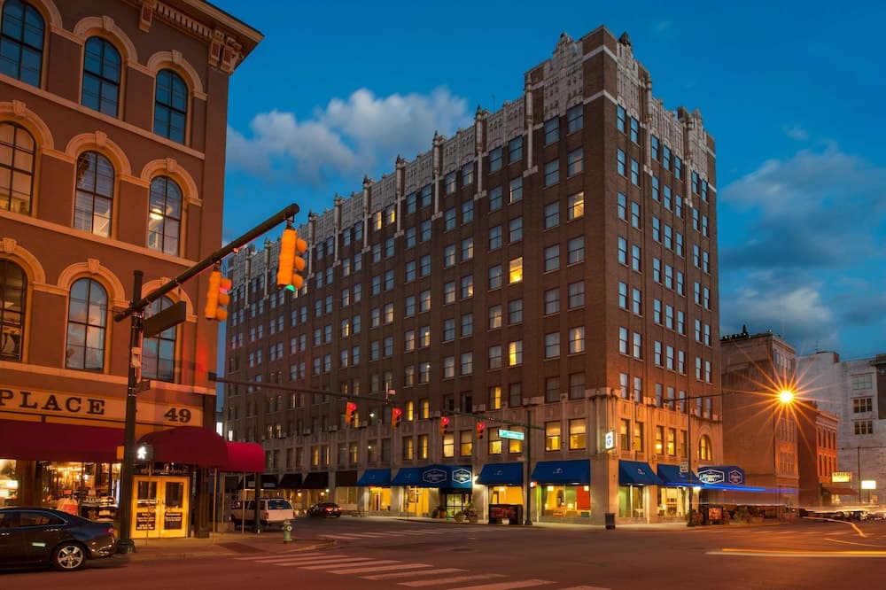Hampton Inn Indianapolis Downtown Across from Circle Centre main