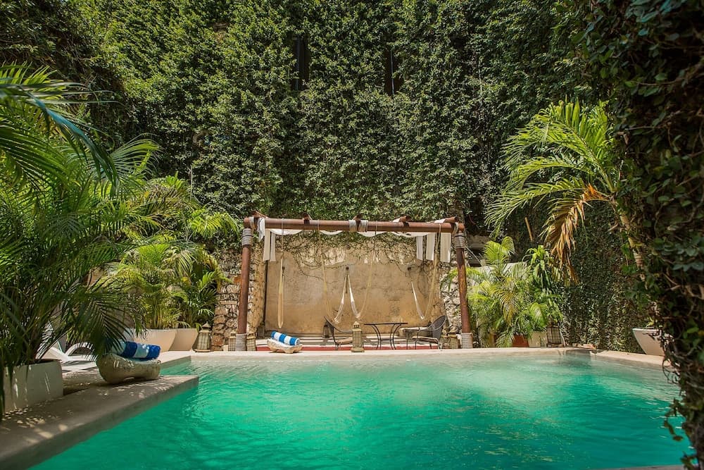 Piedra de Agua Boutique main