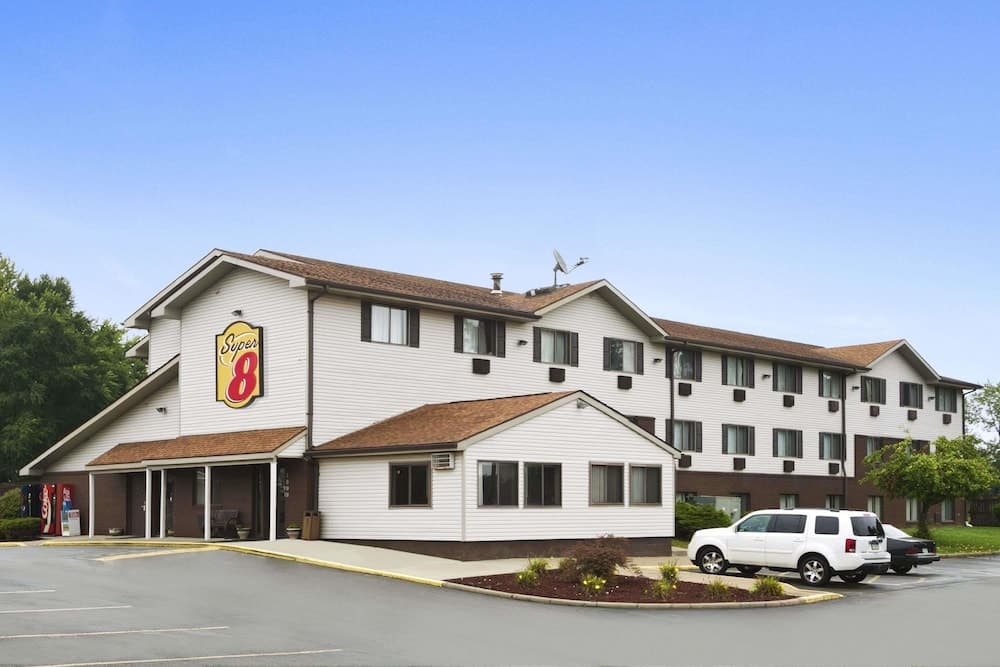 Super 8 By Wyndham New Castle main