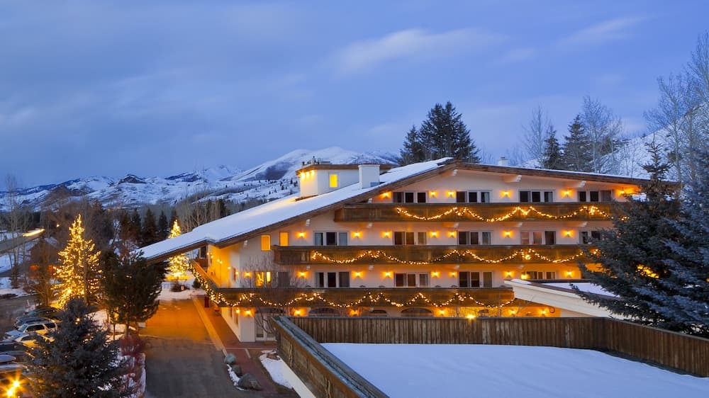 Knob Hill Inn