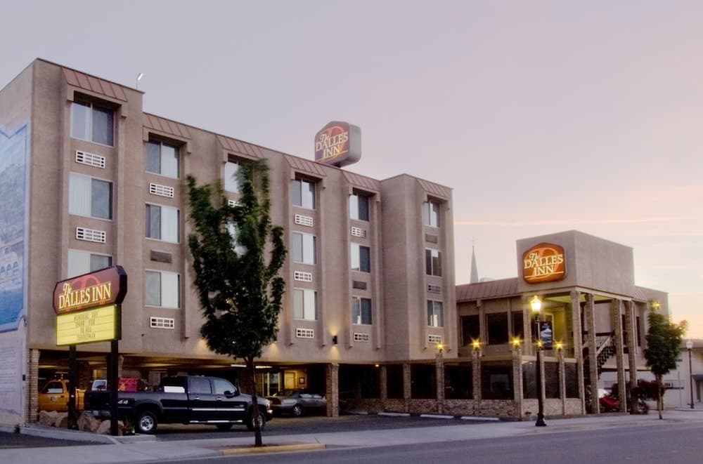 The Dalles Inn main