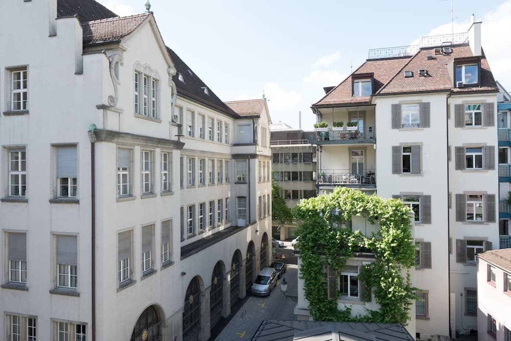 Paradeplatz Apartment main