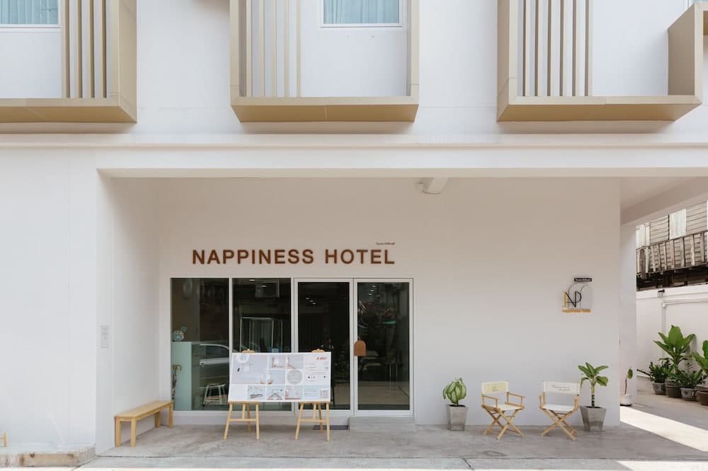 Nappiness Hotel main