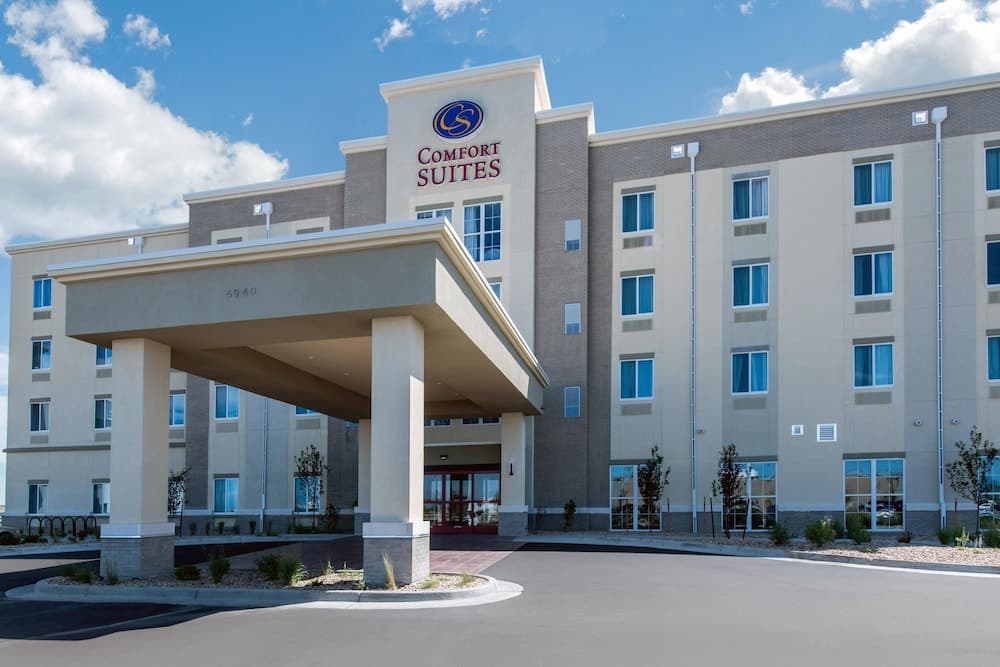 Comfort Suites Denver International Airport main