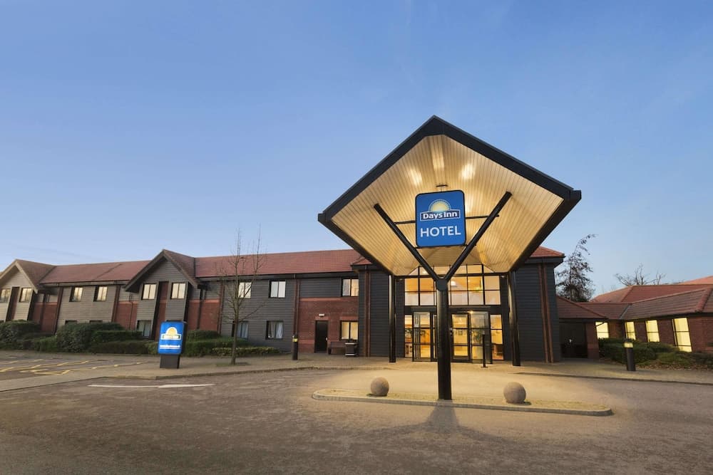 Days Inn by Wyndham Stevenage North main