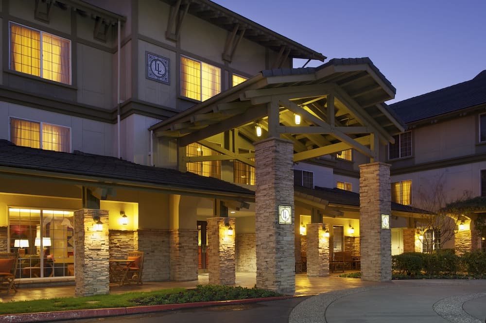 Larkspur Landing Folsom main
