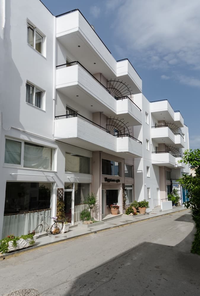 Happiness Apartments main
