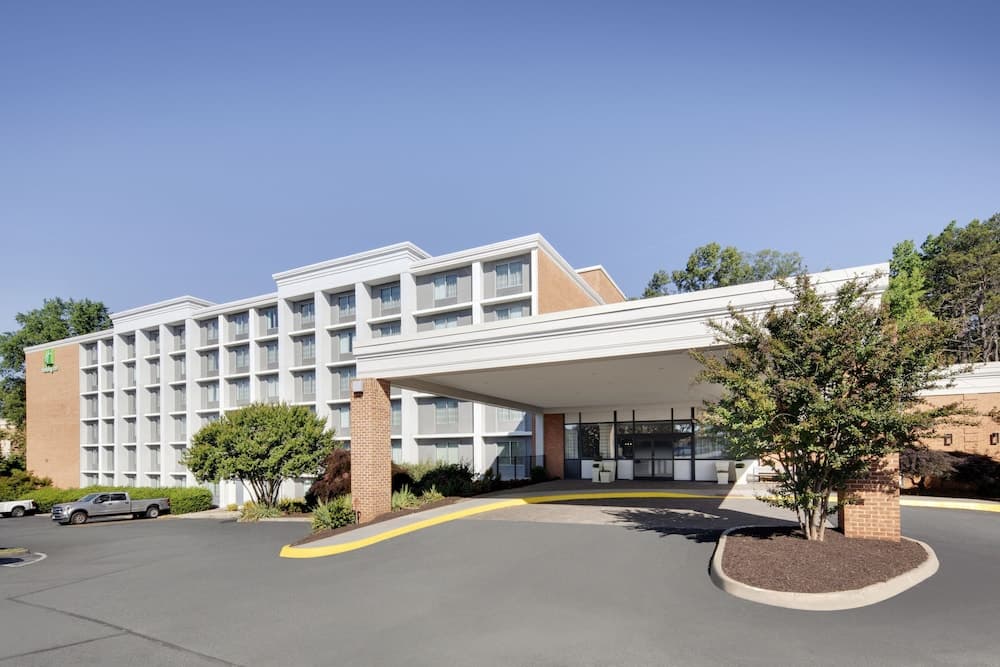 Holiday Inn Charlottesville - University Area main