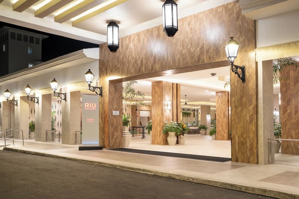 Riu Jalisco main