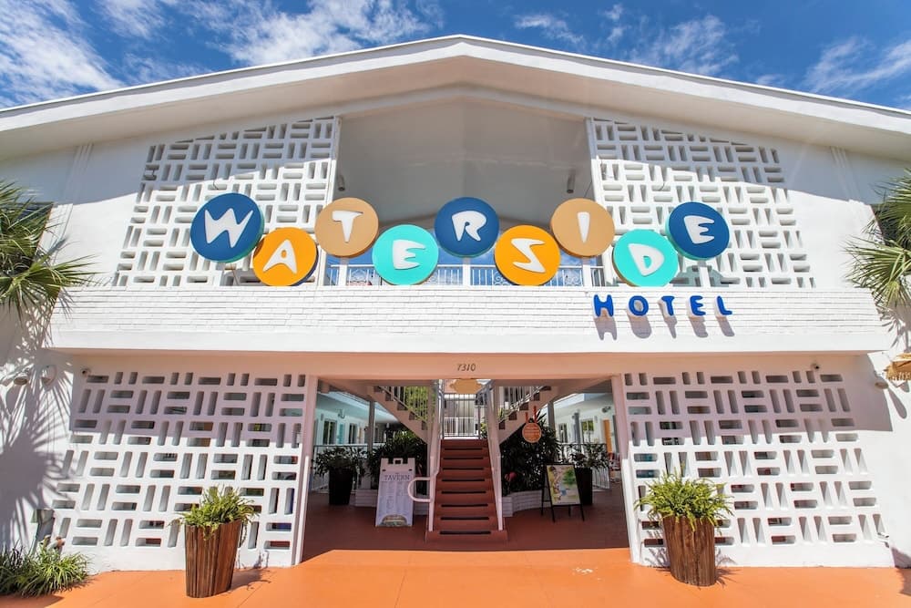 Waterside Hotel main