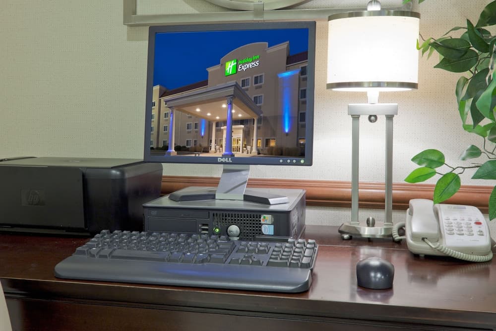 Holiday Inn Express Evansville - West main