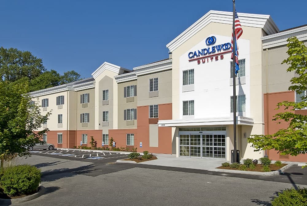 Candlewood Suites Burlington main
