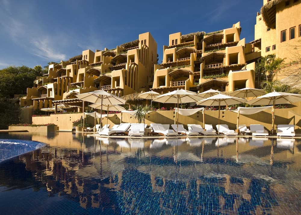 Cala de Mar Resort & Spa main