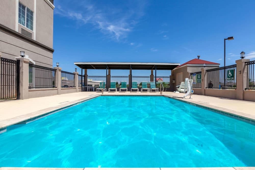 La Quinta Inn & Suites by Wyndham Midland North