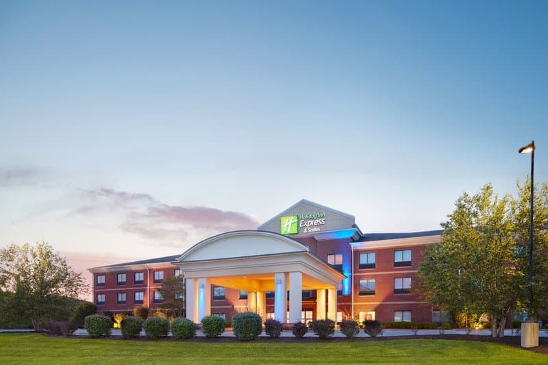 Holiday Inn Express And Suites Bridgeport main