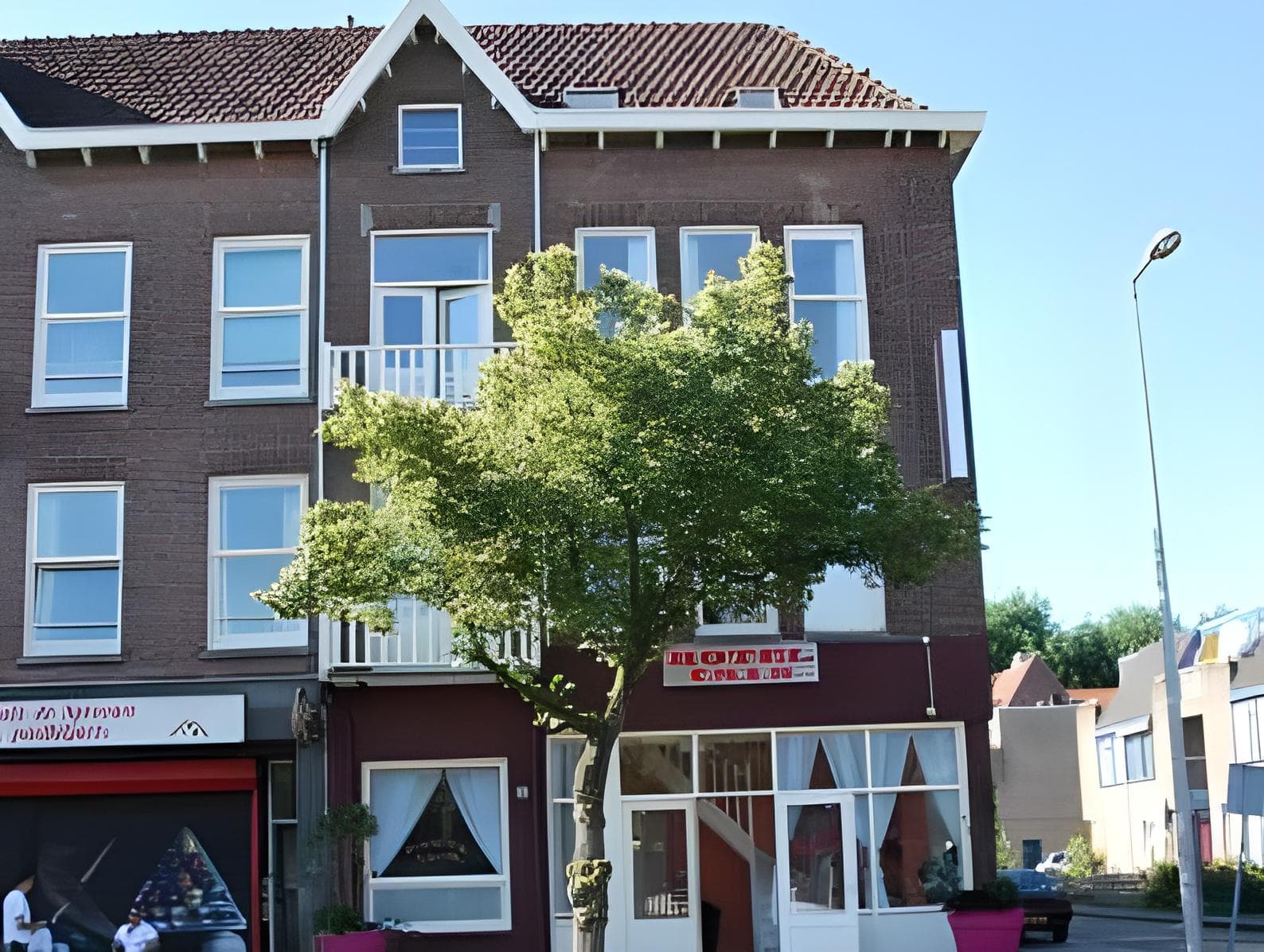 Hotel Isis main