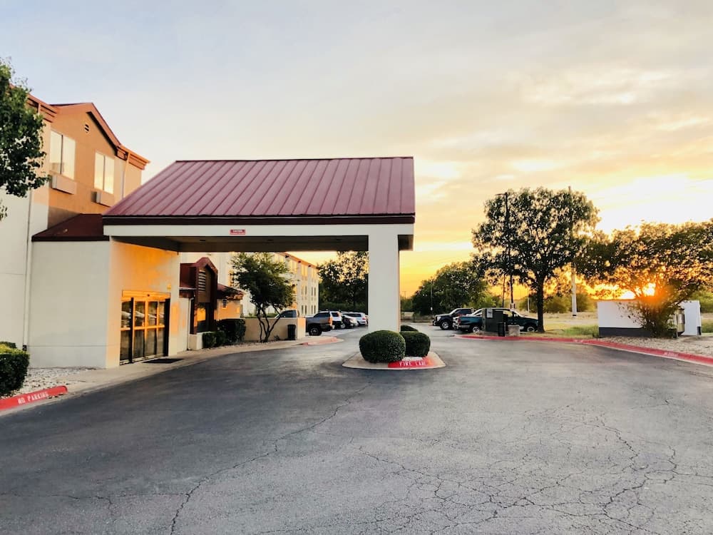 Red Roof Inn Austin - Round Rock main