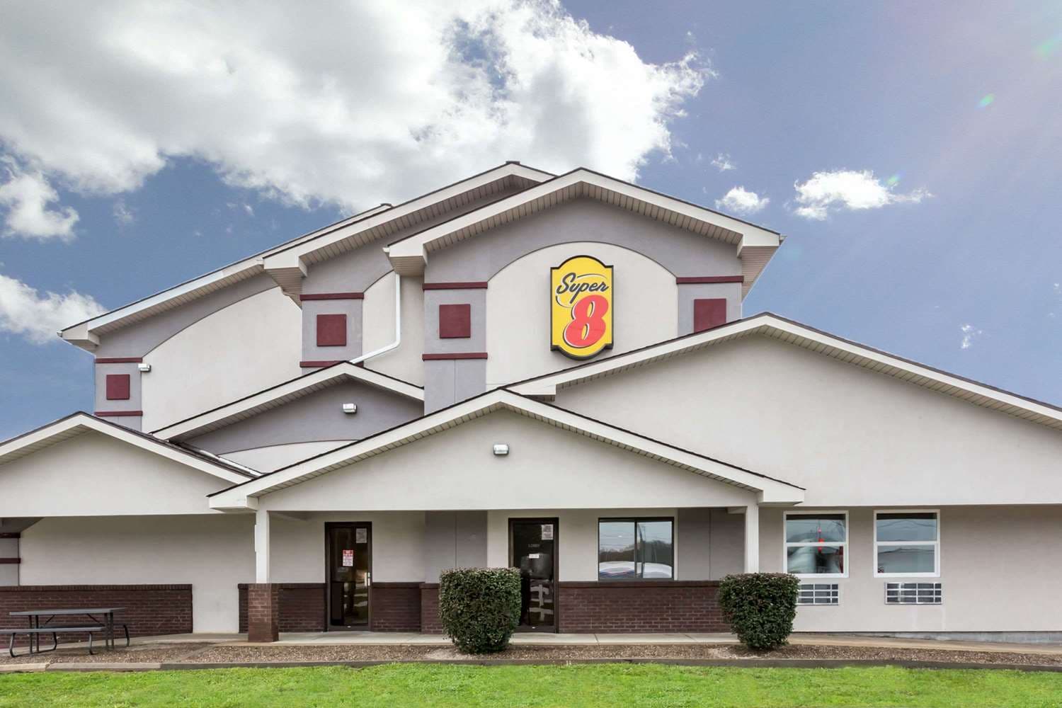 Super 8 By Wyndham Summersville main