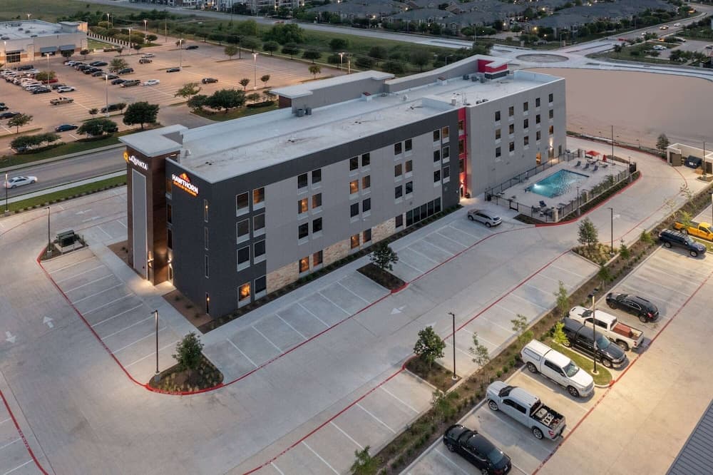 La Quinta Inn & Suites by Wyndham Pflugerville main