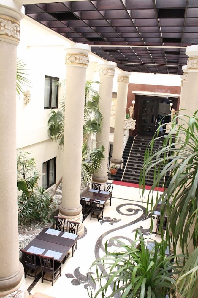 Ollino Garden Hotel main