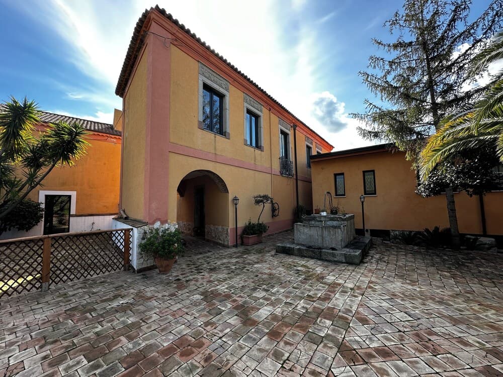 Casale Romano main