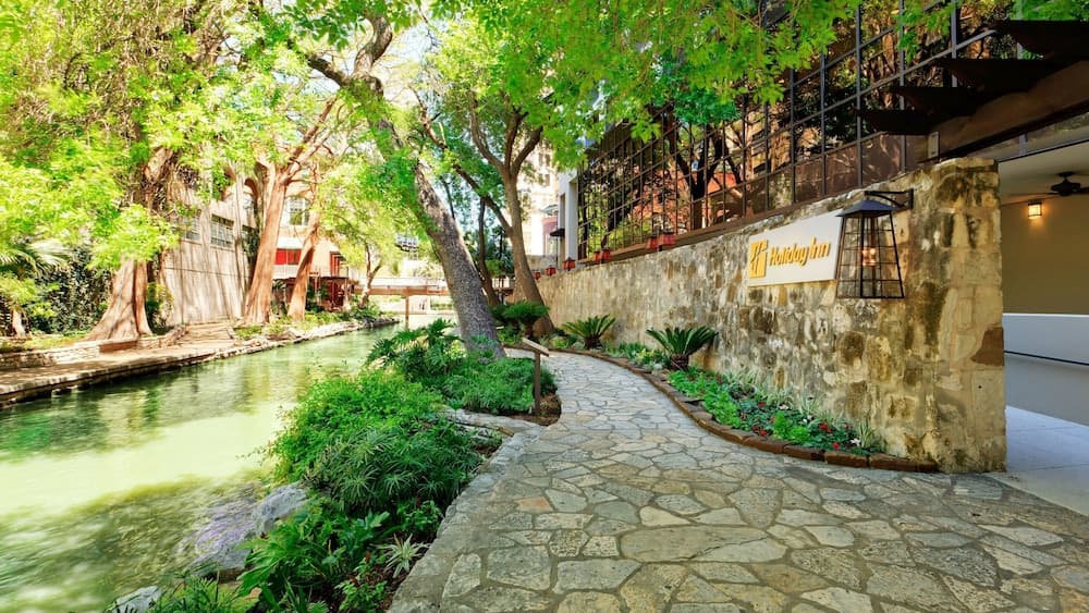 Holiday Inn San Antonio Riverwalk main