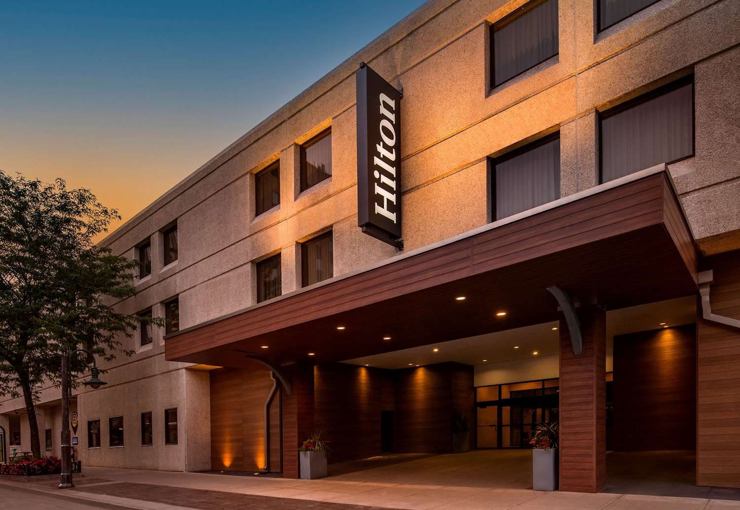 Hilton Appleton Paper Valley main