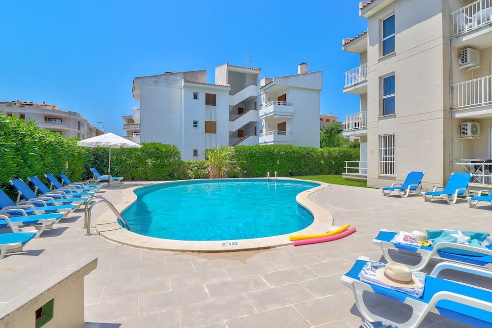 Llevant Apartamentos main