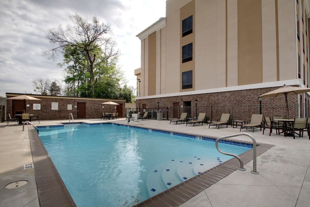 Holiday Inn Express & Suites Natchez South main