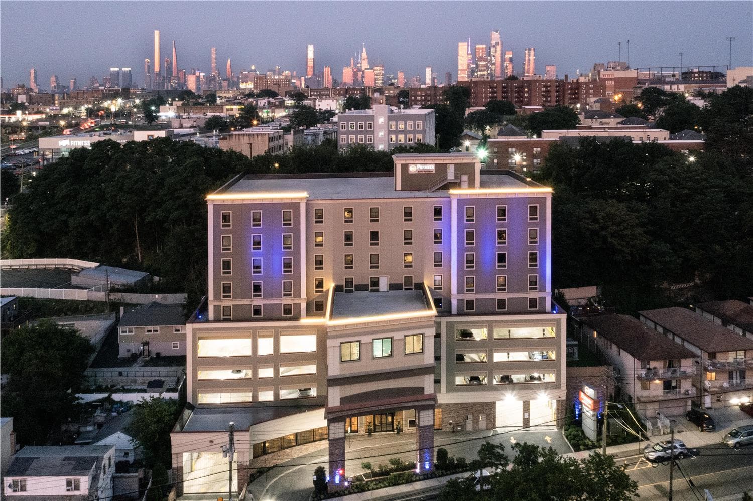 Best Western Premier NYC Gateway Hotel main