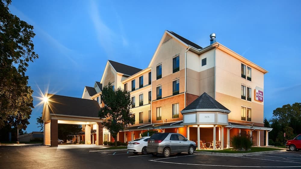 Best Western Plus Kalamazoo Suites main