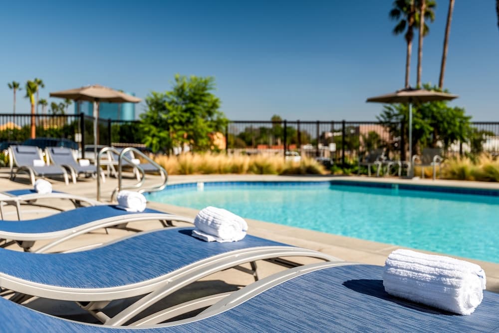 Holiday Inn Express & Suites Santa Ana - Orange County main
