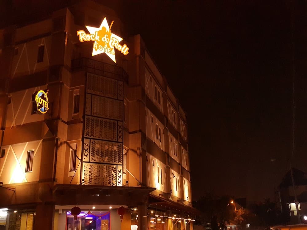 Rock And Roll Hotel main