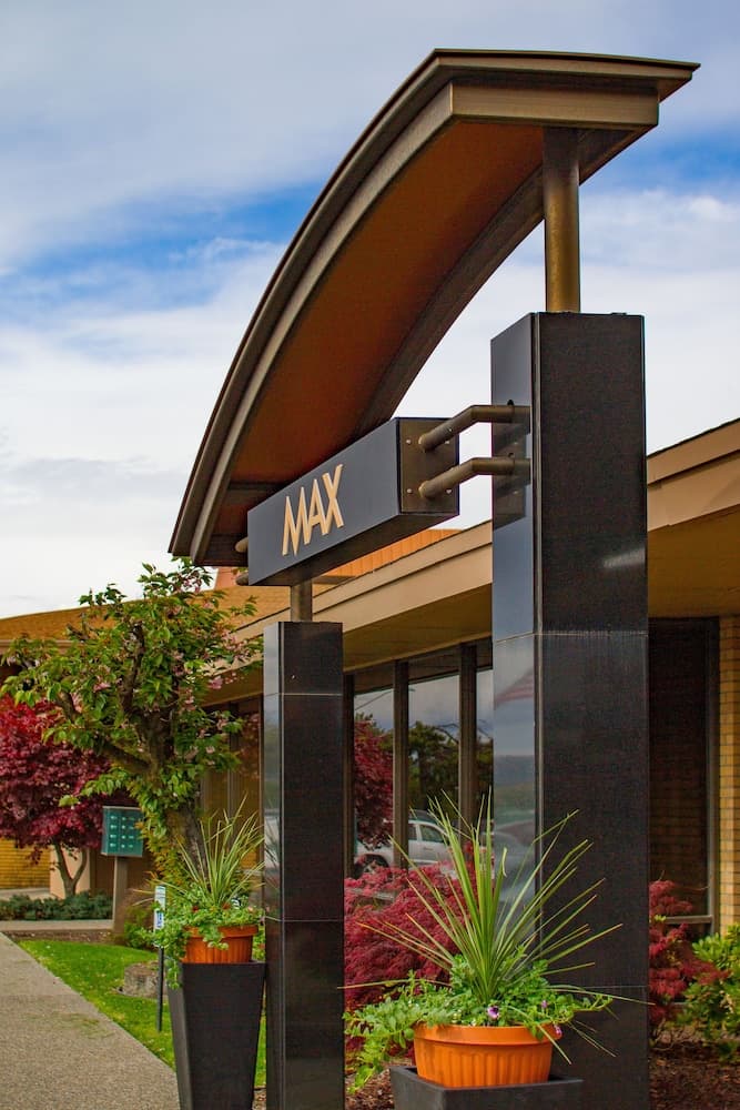 Mirabeau Park Hotel & Convention Center main
